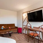 Mercure Centre Champ De Mars מלון 4*