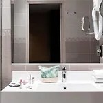 Mercure Centre Champ De Mars 4*
