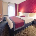 Mercure Centre Champ De Mars מלון 4*