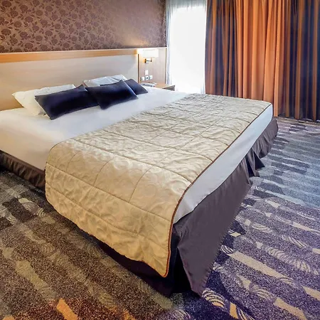 Mercure Centre Champ De Mars מלון רואן