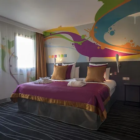 Hotel Mercure Centre Champ De Mars 4*