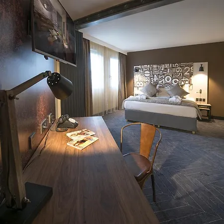 Mercure Centre Champ De Mars מלון 4*