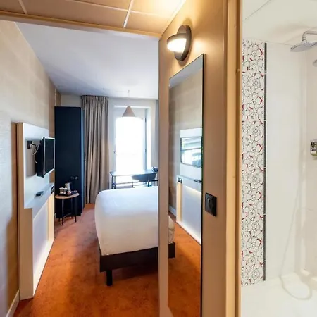 Mercure Centre Champ De Mars מלון