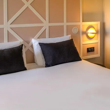 Mercure Centre Champ De Mars מלון
