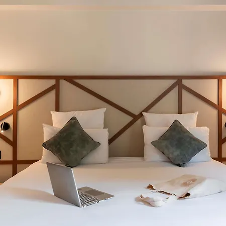 Mercure Centre Champ De Mars Hotel