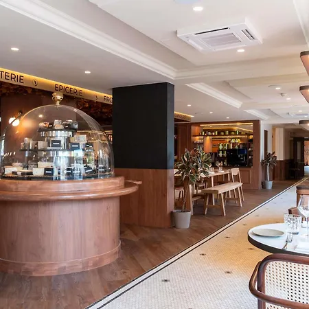 Hotel Mercure Centre Champ De Mars 4*