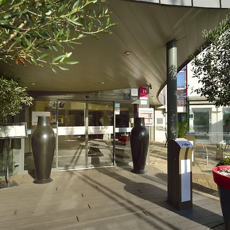 Mercure Centre Champ De Mars Hotel 4*