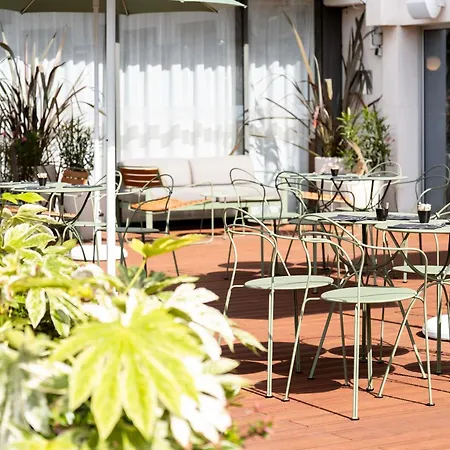 Mercure Centre Champ De Mars Hotel 4*