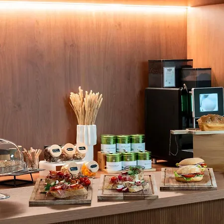 Mercure Centre Champ De Mars Hotel