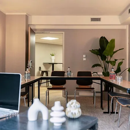 Mercure Centre Champ De Mars Hotel