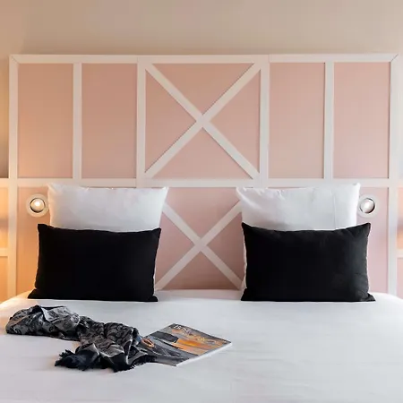 Mercure Centre Champ De Mars 4*